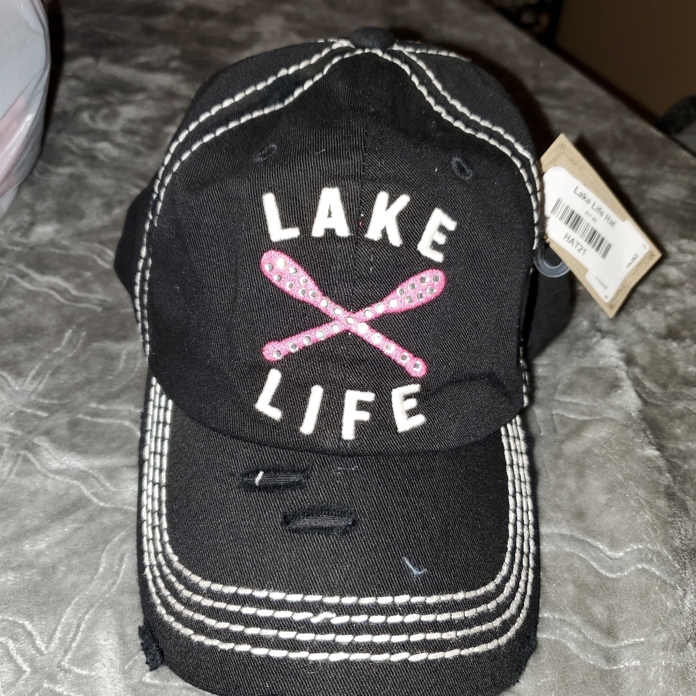NWT womans hat